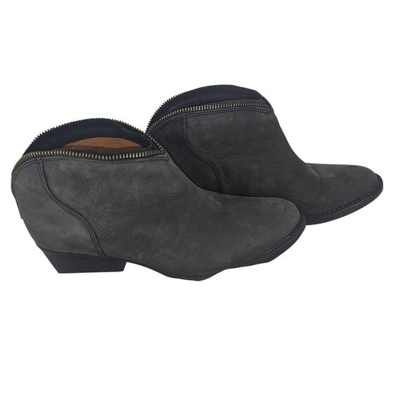 Very Volatile Gray Suede Leather Western Boho Block Heel Zip Ankle Booties 8.5 - Picture 1 of 13